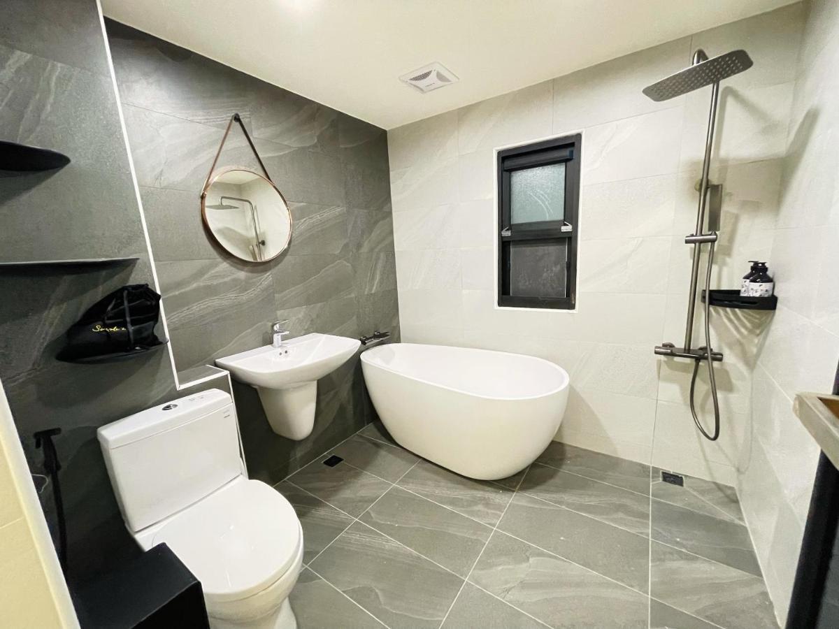 Six Seasons Inn - Qian He Tainan Extérieur photo