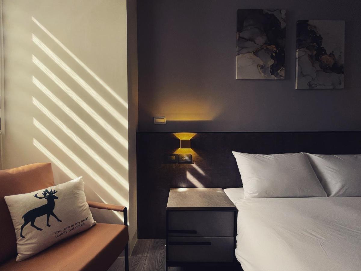 Six Seasons Inn - Qian He Tainan Extérieur photo