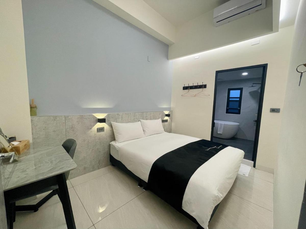 Six Seasons Inn - Qian He Tainan Extérieur photo