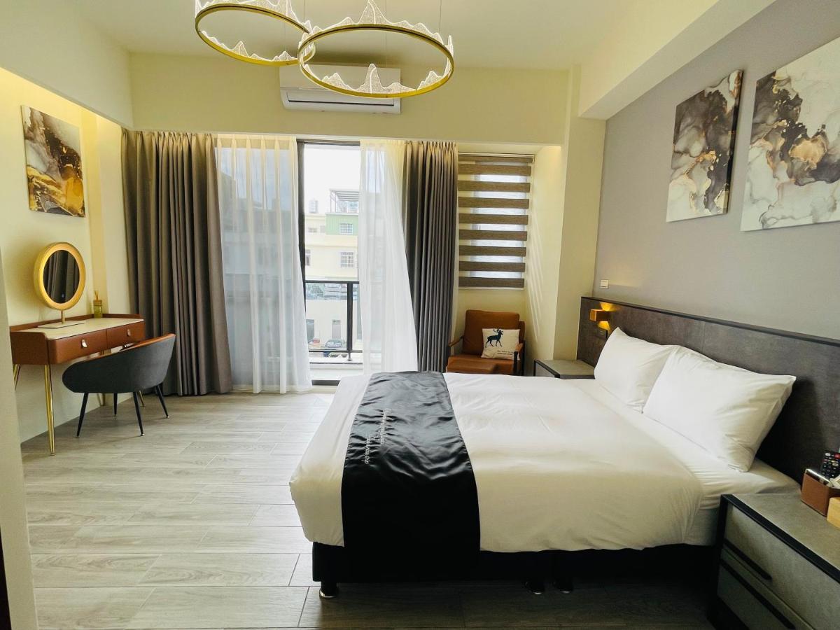 Six Seasons Inn - Qian He Tainan Extérieur photo